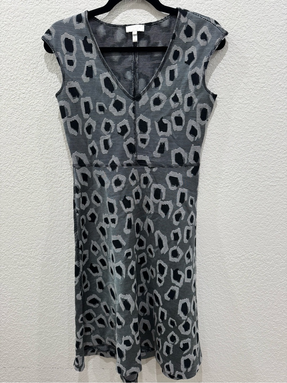 ESCADA Sport Dress Women 36 S Black Gray Geometric Knit Fit Flare V Neck